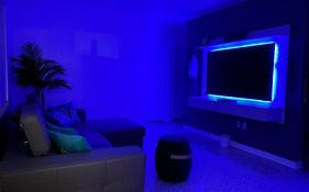 Stayover In Miami Home 2Br - 1Bth - Free Parking